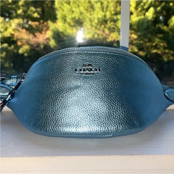 “Like New” COACH Metallic Fanny Pack/Crossbody - Picture 2 of 9